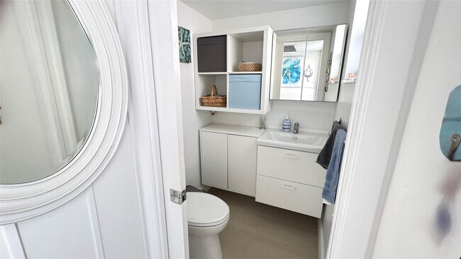 Building Photo - 1481 S Ocean Blvd