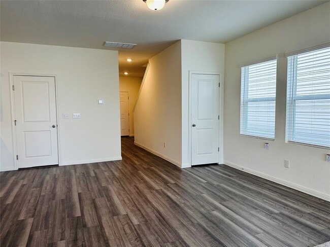 Building Photo - 108 Pronghorn St