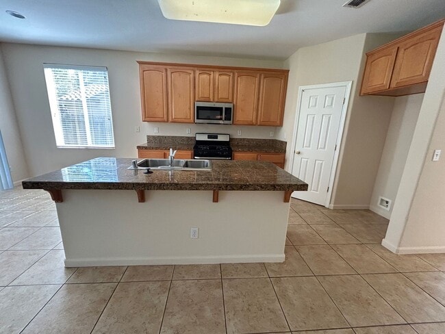 Building Photo - REDUCED!!!