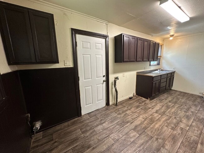 Building Photo - 3016 Live Oak Ave