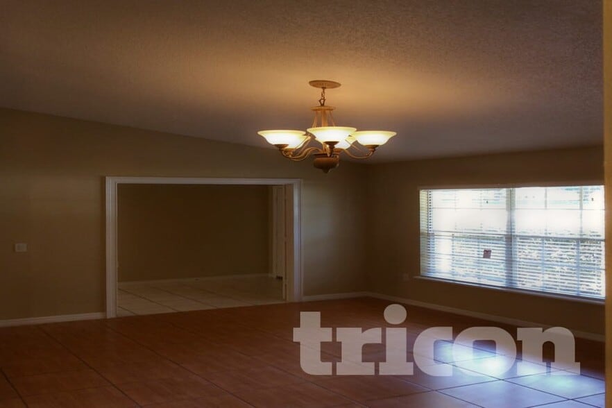 Building Photo - 2884 Forest Edge Dr