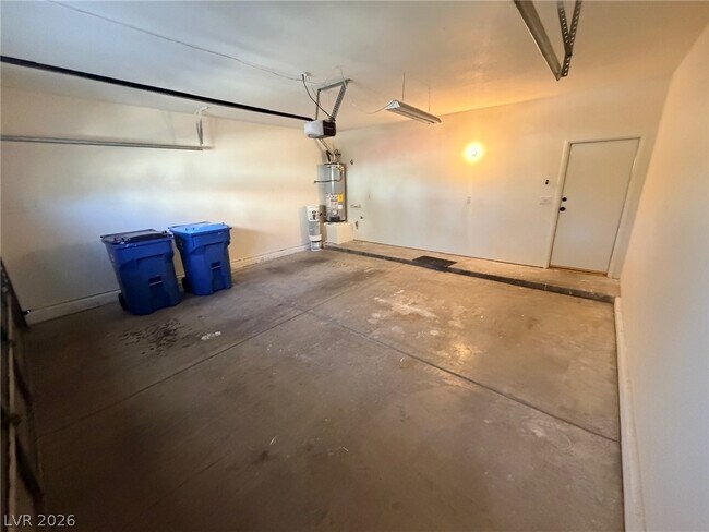 Building Photo - 7605 Rolling View Dr