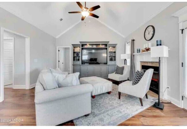 Building Photo - 420 Madison Pl Pkwy