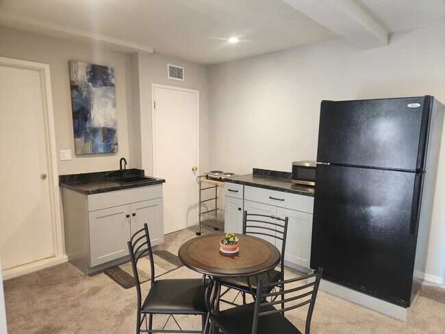 Building Photo - 807 Taurus Dr