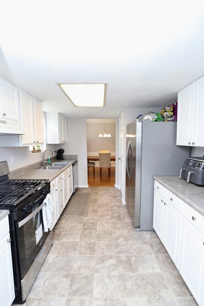 Building Photo - 1910 Lybrand St