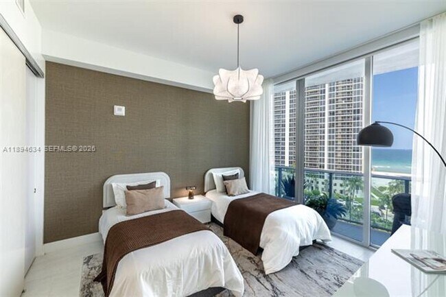 Building Photo - 17550 Collins Ave