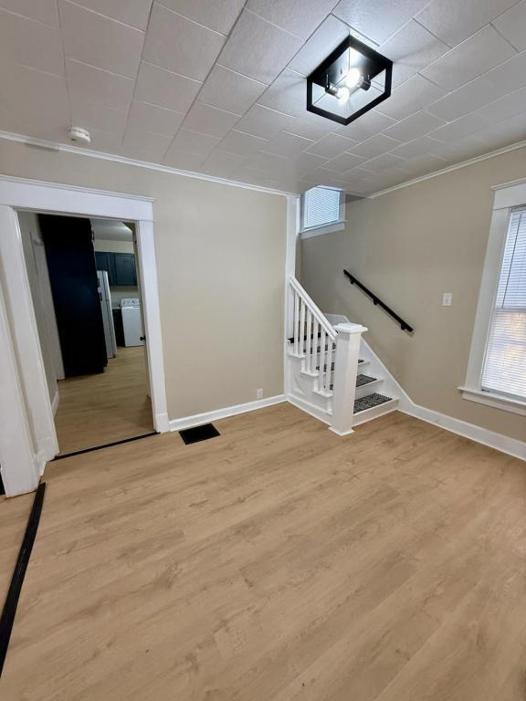 Building Photo - 35 Hess Ave