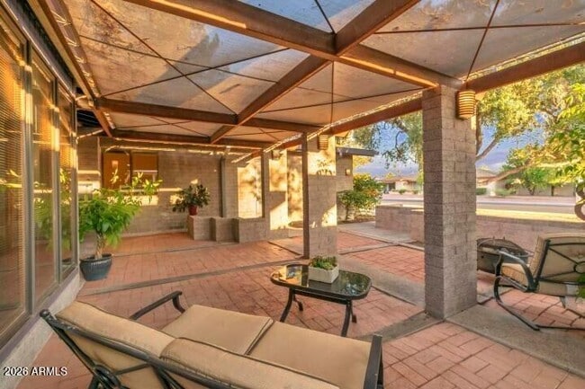 Building Photo - 1118 E Laguna Dr