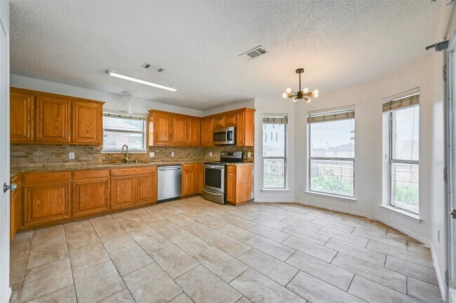 Building Photo - 809 Elbe Dr