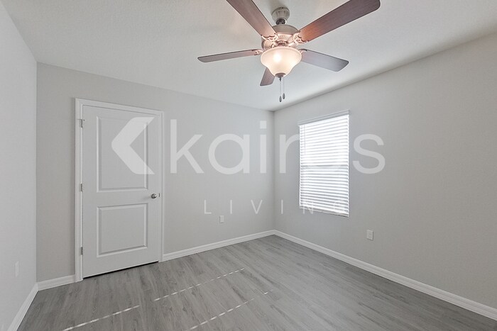 Building Photo - 8656 SW 43rd Ter