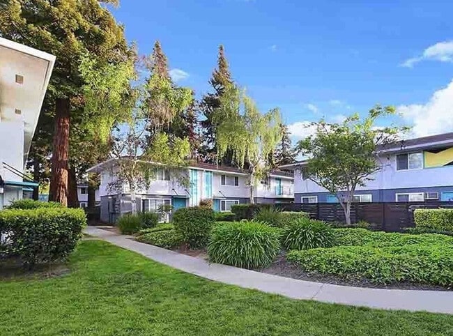 Building Photo - 37800 Camden St