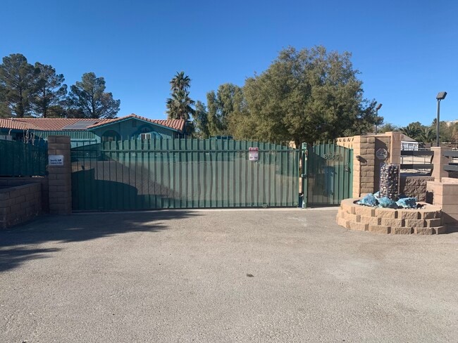 Building Photo - 8645 Rancho Destino Rd