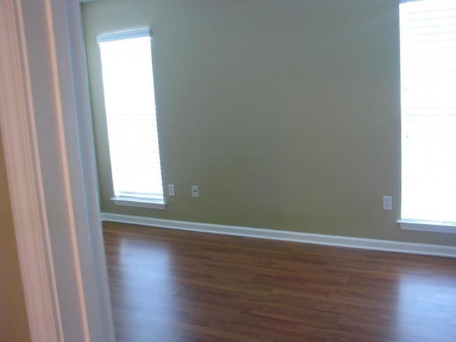 Building Photo - 2765 Rutherford Dr