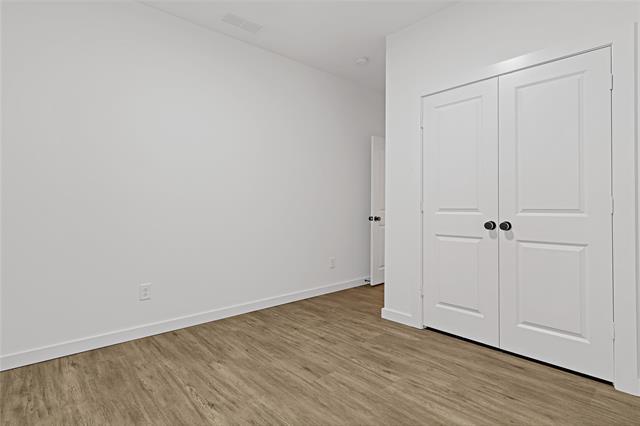 Building Photo - 1303 Bells Dr
