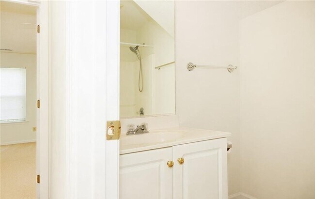 Building Photo - LONGHILL STATION