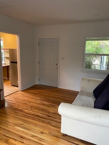 Living Room - 501 S Church Ln