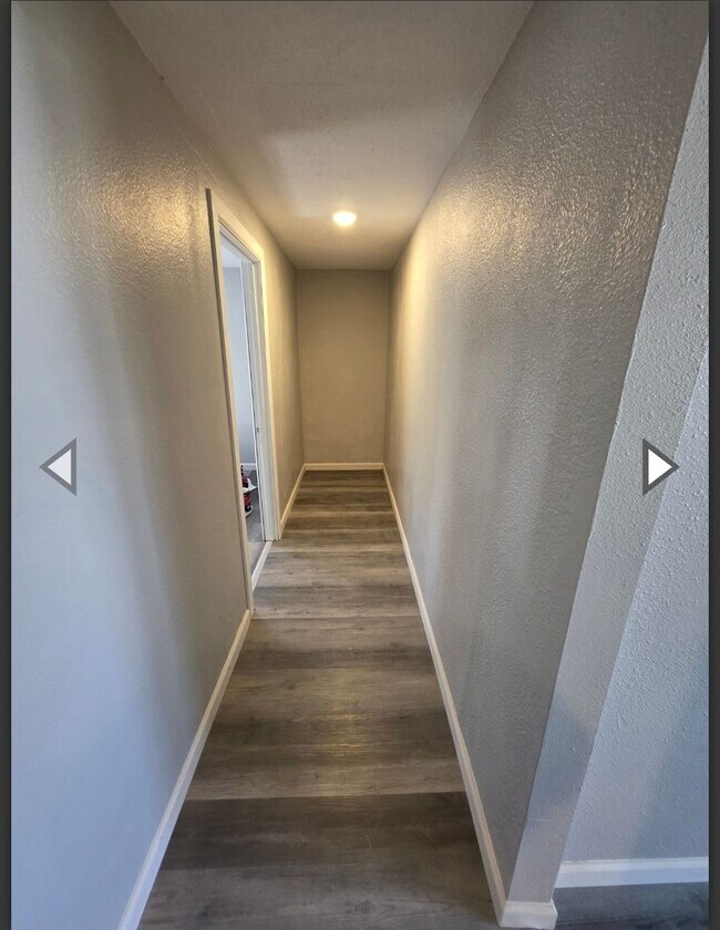 Building Photo - 107 Grundy St