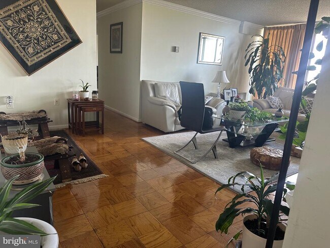 Building Photo - 2500 N Van Dorn St