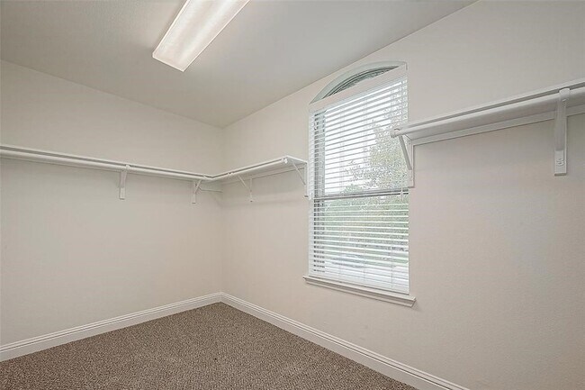 Building Photo - 4419 Matagorda Lakes Dr