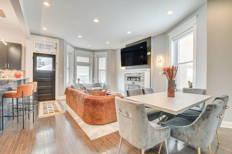 Building Photo - 2033 W Washington Blvd