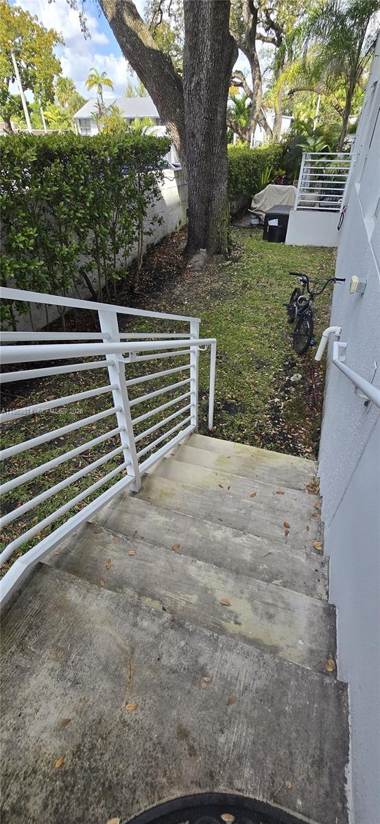 Building Photo - 2535 NE 193rd St