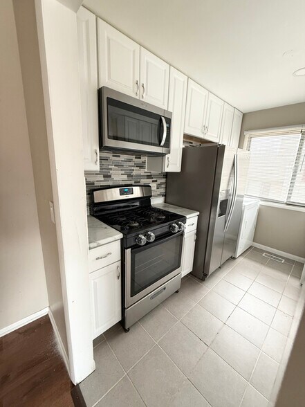 Building Photo - 29W535 Winchester Cir S