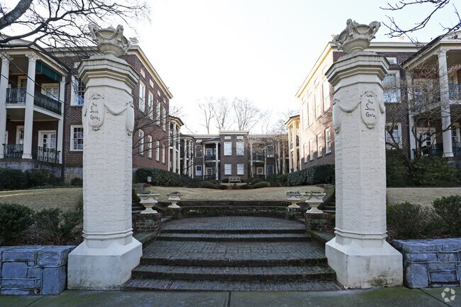 Building Photo - The Saint Charles