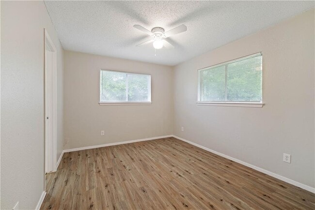 Building Photo - 806 Judy Dr