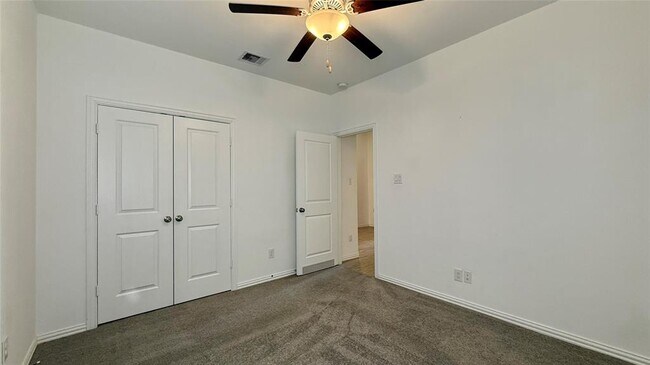 Building Photo - 13018 Hydeland Dr