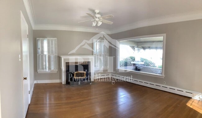 Building Photo - Large home/3bed 3 bath with bonus/office room just outside of PSNS and close to Bremerton Ferry