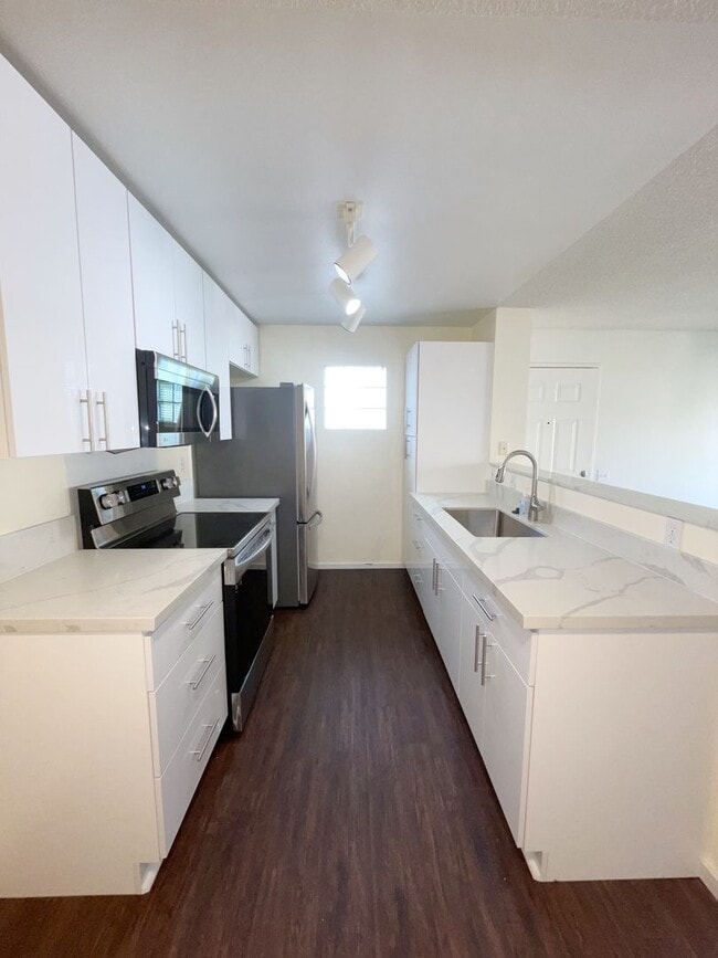 Building Photo - 91-1203 KANEANA STREET#B