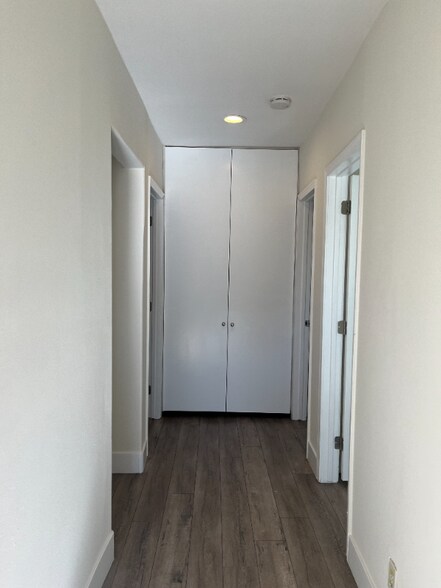 Building Photo - 6718 Simpson Ave