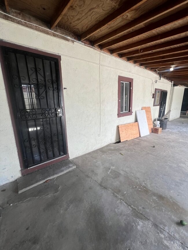 Building Photo - Cozy 2 Bedroom 1 Bathroom