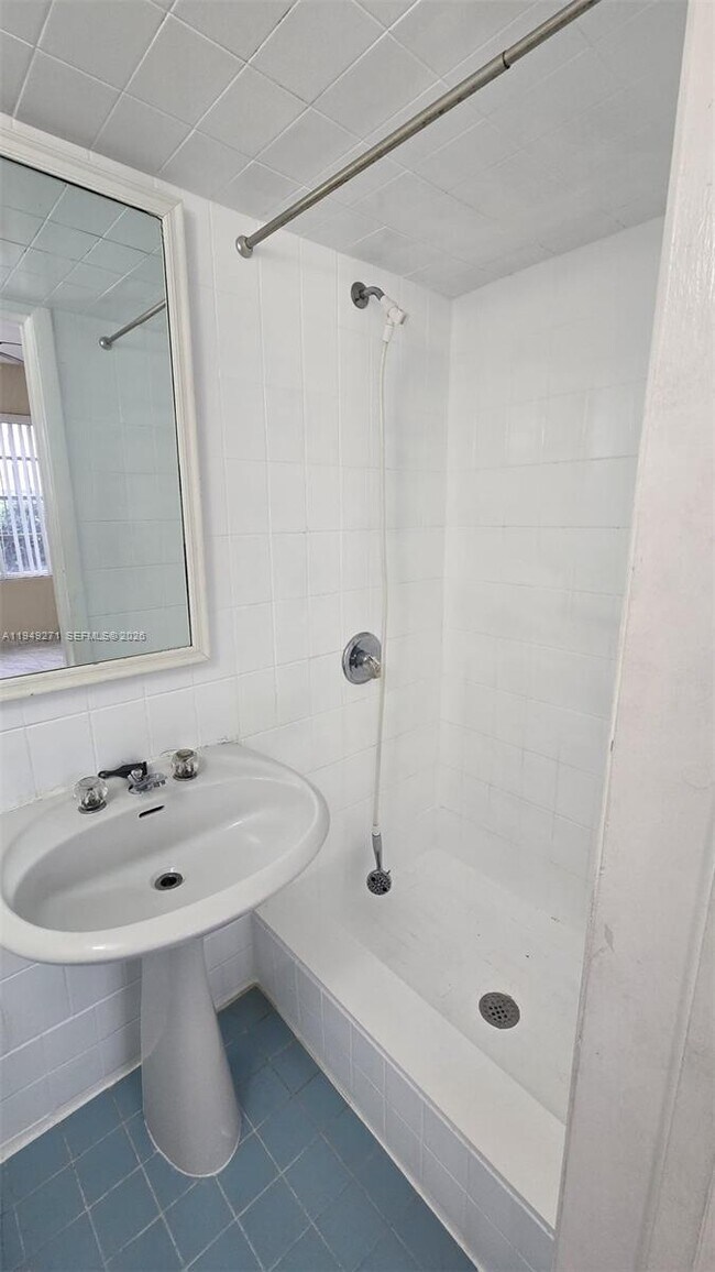 Building Photo - 2340 SW 11th St