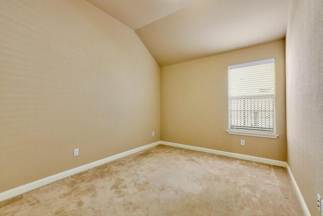 Building Photo - 1614 Hidden Springs Path