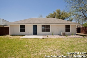 Building Photo - 927 Lipan Dr