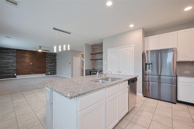 Building Photo - 5011 Pine Ridge Knoll Ct