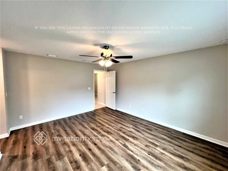 Building Photo - 832 SE Starflower Ave