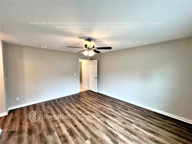 Building Photo - 832 SE Starflower Ave