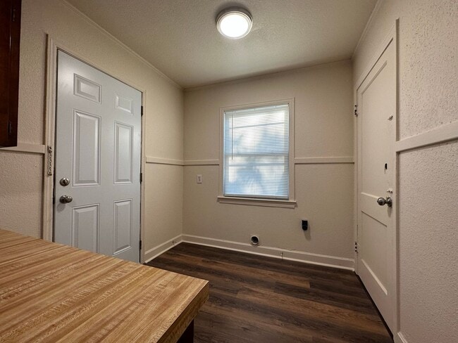 Building Photo - 3404 Blackburn St