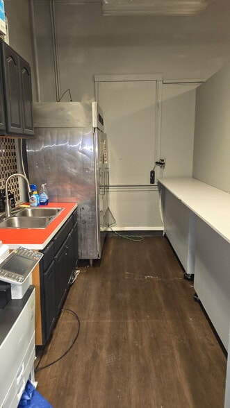 Building Photo - 1703 Monongahela Ave