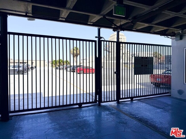 Building Photo - 3810 Wilshire Blvd