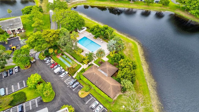 Building Photo - 3091 N Course Dr