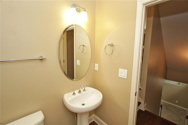 Building Photo - 7605 Lowery Oak Dr