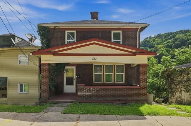 Building Photo - 429 Card Ave