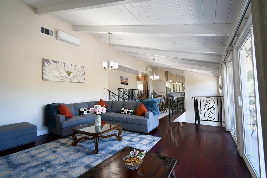Building Photo - 3514 Pansy Dr