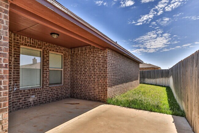 Building Photo - Cute Duplex in South Lubbock