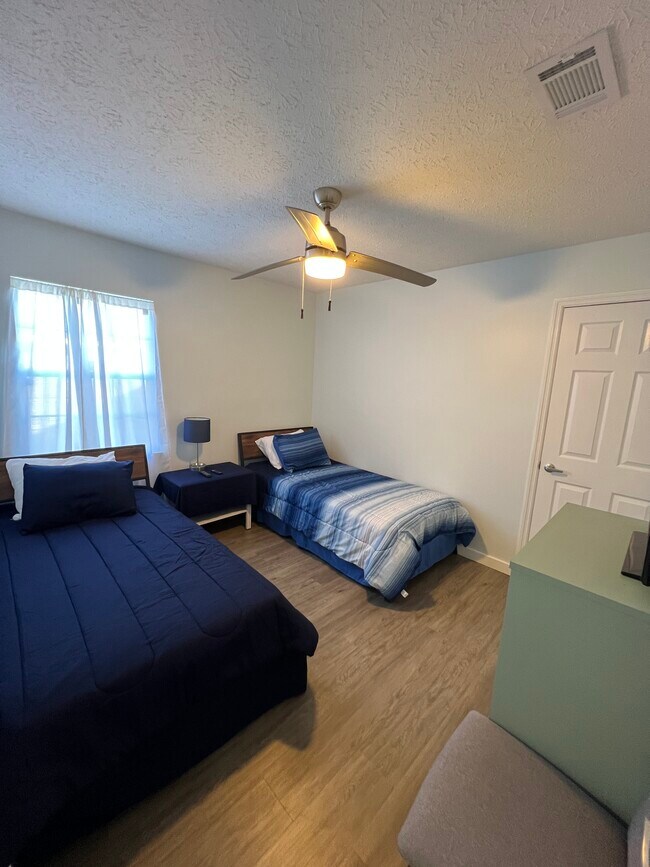 2nd bedroom - 115 Nautilus St