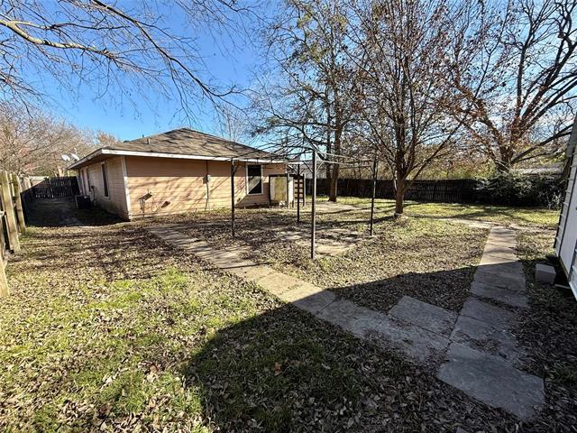 Building Photo - 1402 S Montgomery St