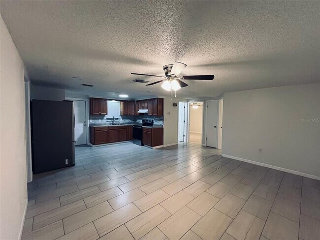 Building Photo - 5323 Satsuma Dr
